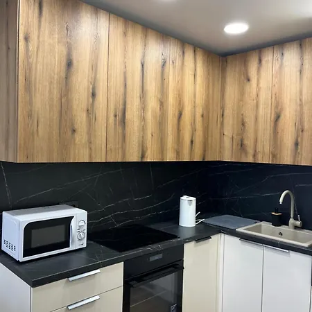 Daire Modern With Private Parking - 10 Min To Airport, 15 Min Center *